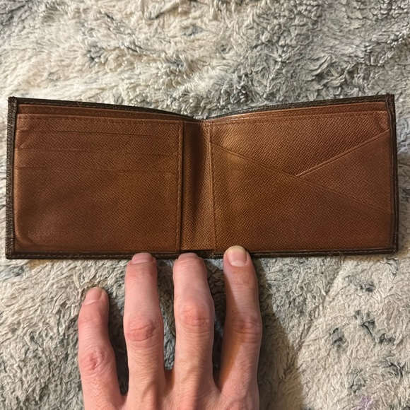 Men’s or Women’s Louis Vuitton Monogram Wallett! Rare and a vintage piece.7.5/10 - Picture 6 of 14